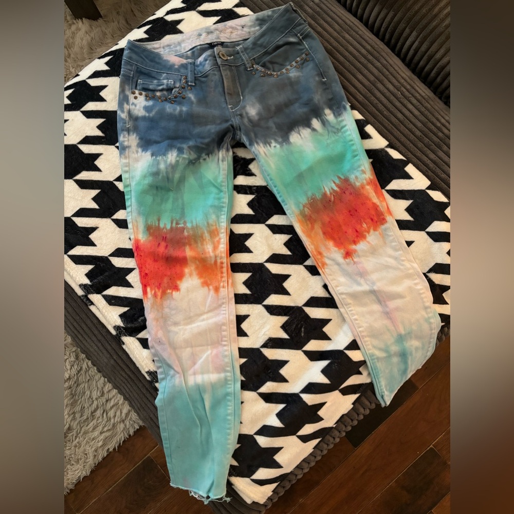 NWOT Really nice Tie Dye American Eagle Jeans! Skinny, Rad, Low Cut size 4